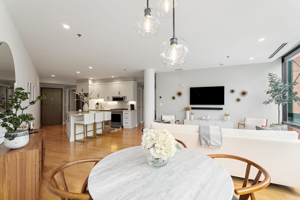 9 W Broadway # 321