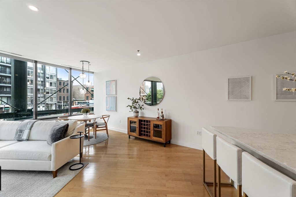 9 W Broadway # 321