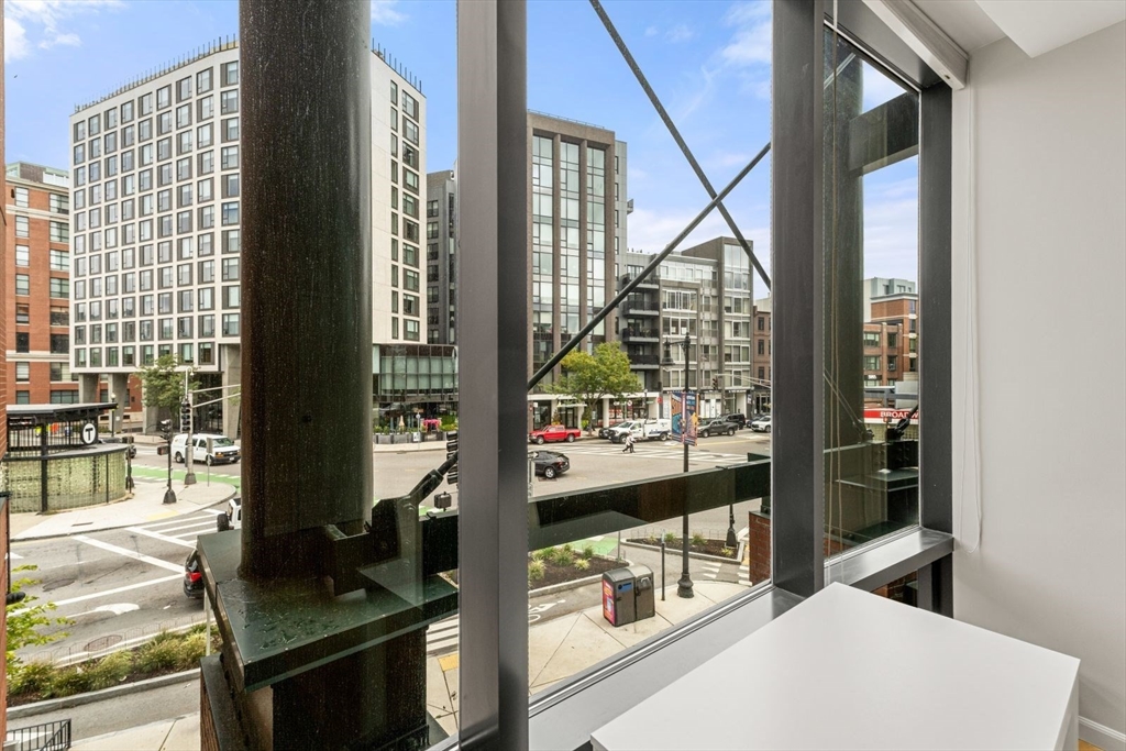 9 W Broadway # 321