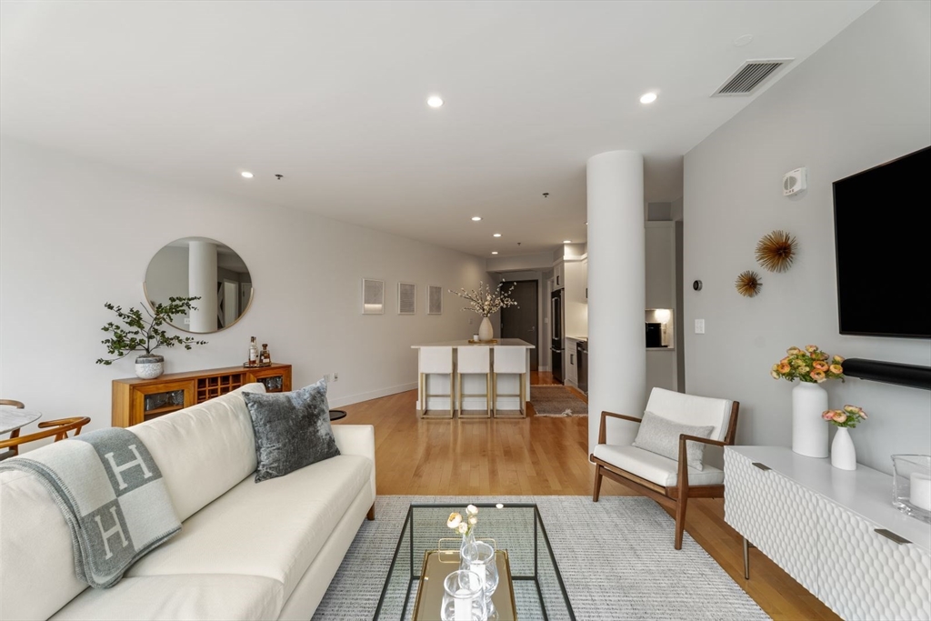 9 W Broadway # 321