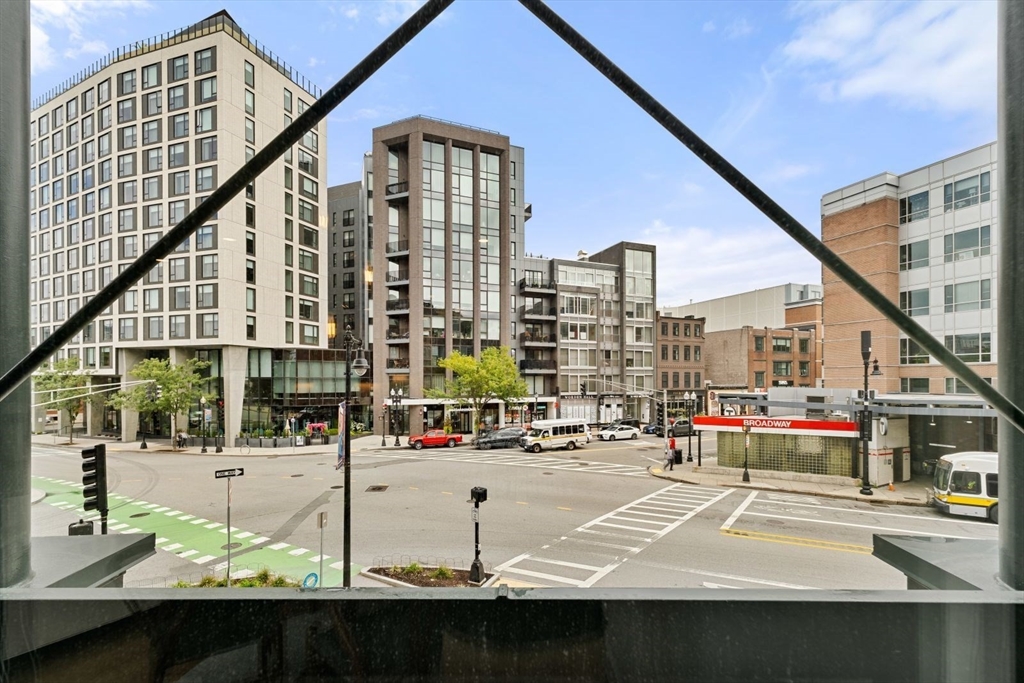 9 W Broadway # 321