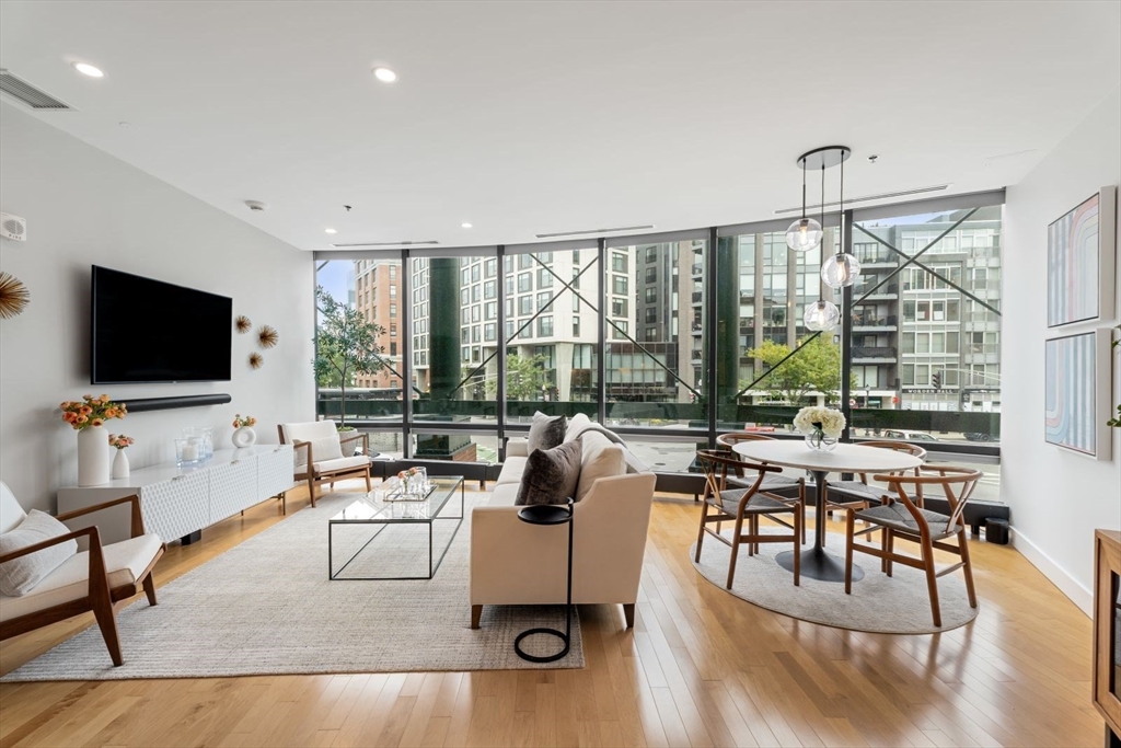 9 W Broadway # 321
