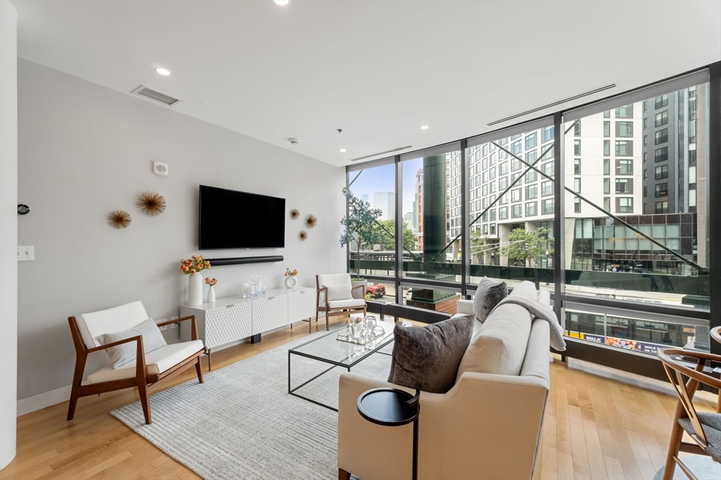9 W Broadway # 321
