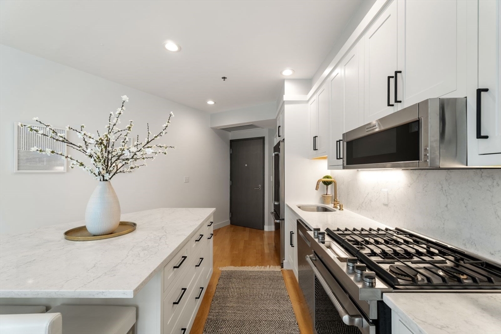 9 W Broadway # 321