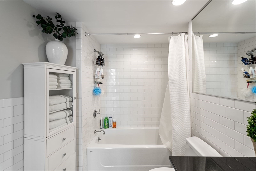 9 W Broadway # 321