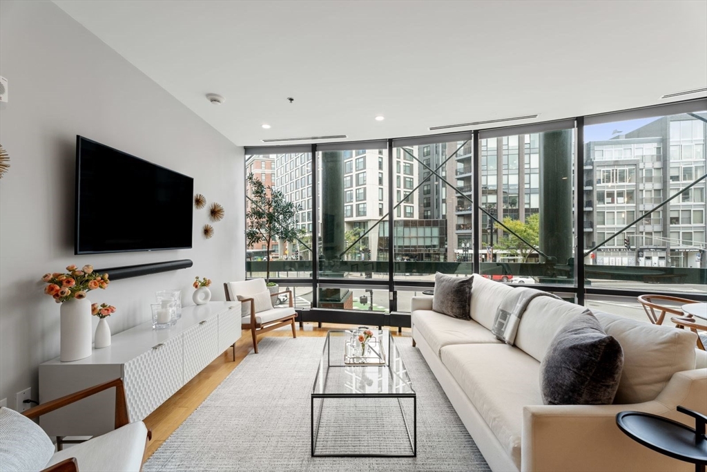 9 W Broadway # 321