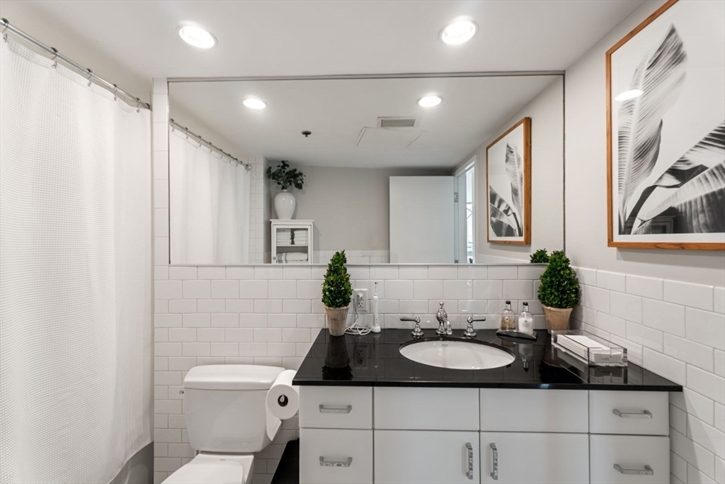 9 W Broadway # 321
