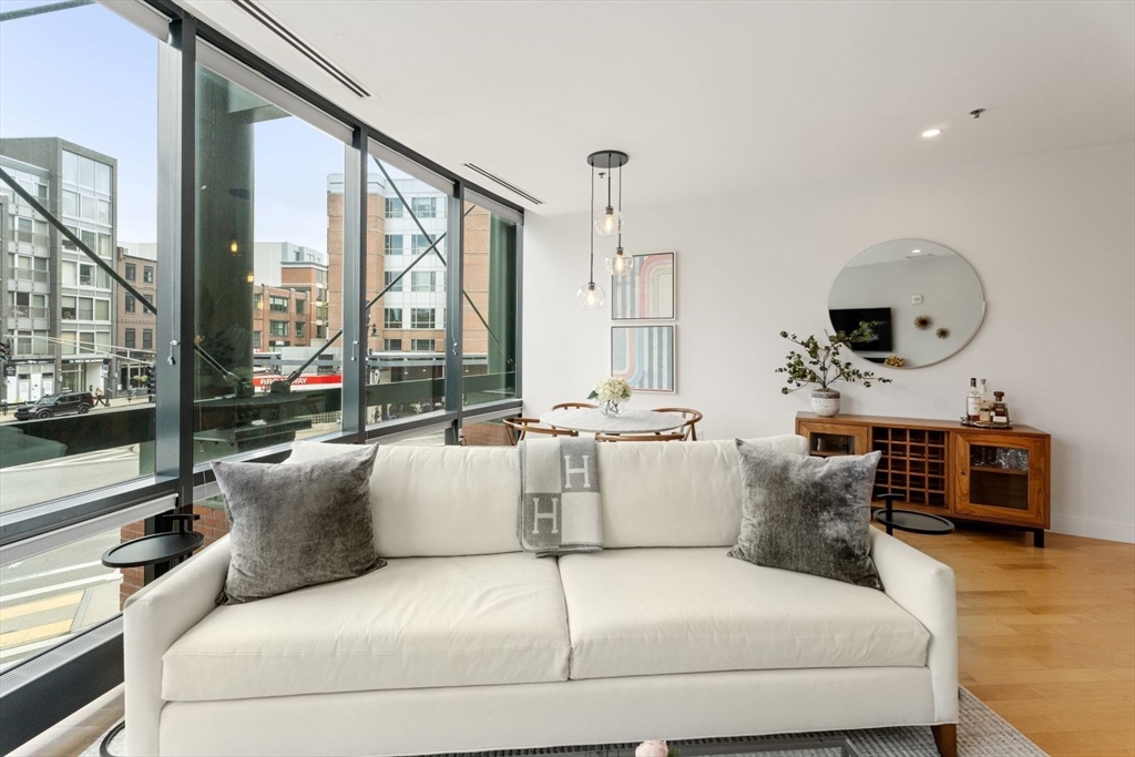 9 W Broadway # 321