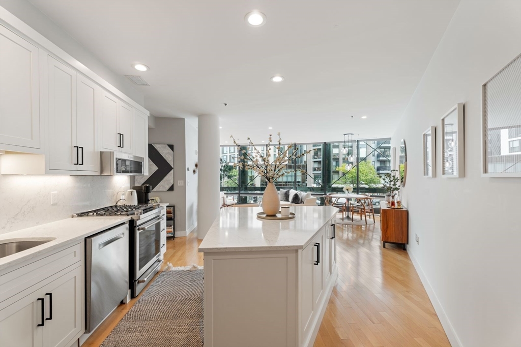 9 W Broadway # 321