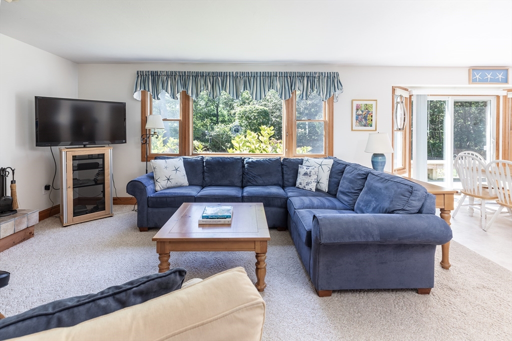 8 Old Dunhams Corner Way