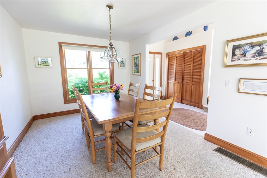 8 Old Dunhams Corner Way