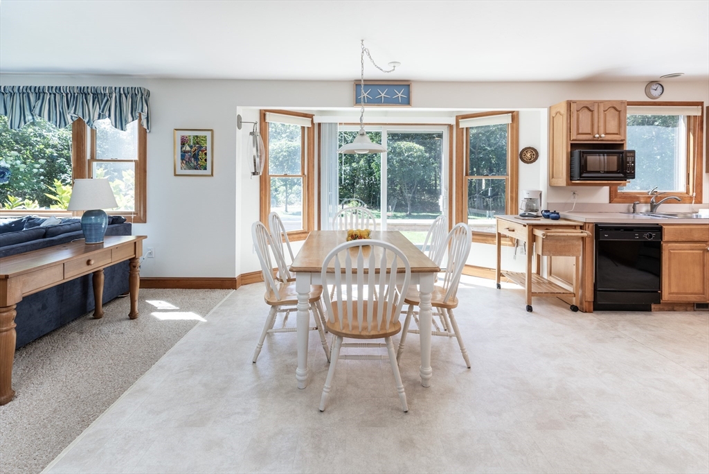 8 Old Dunhams Corner Way