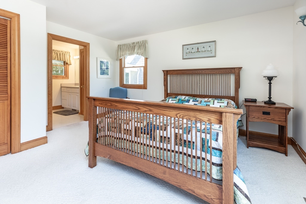 8 Old Dunhams Corner Way