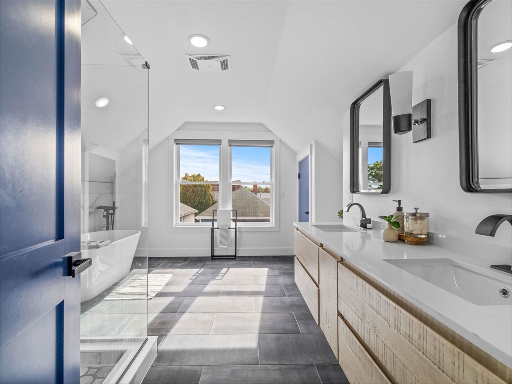 62 Governor Winthrop Rd # 2