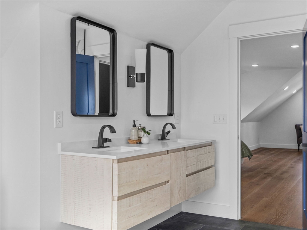 62 Governor Winthrop Rd # 2
