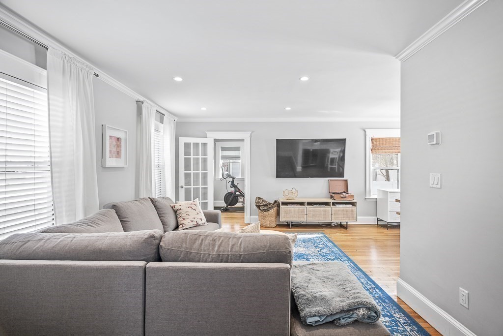 16 Alvarado Ave