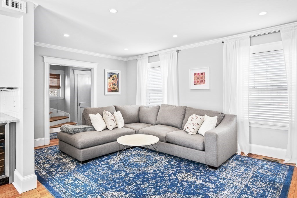 16 Alvarado Ave