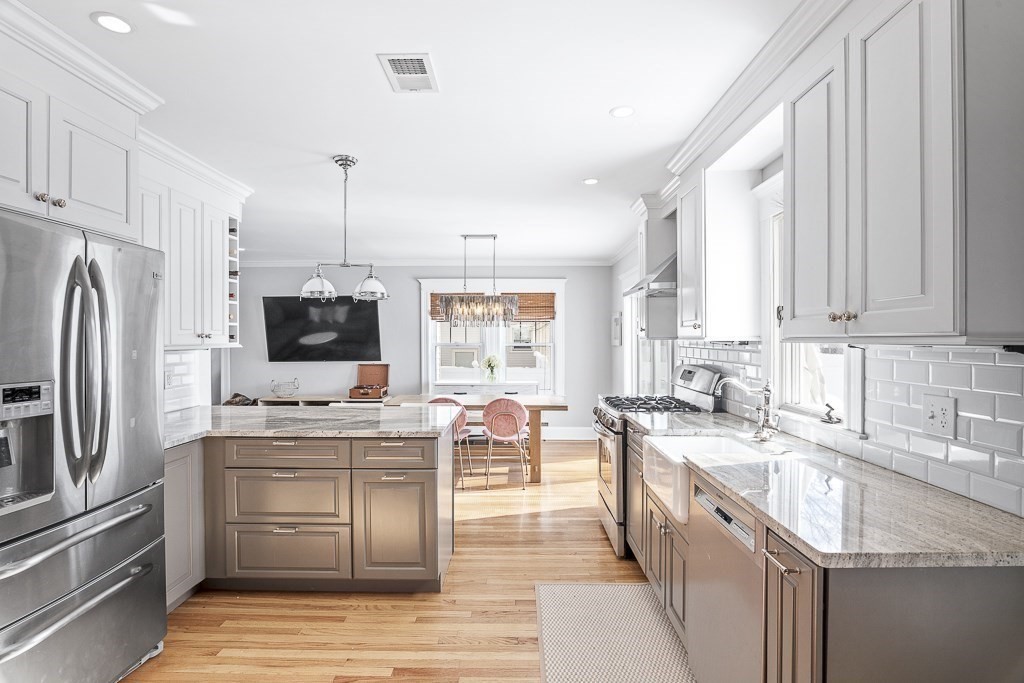 16 Alvarado Ave