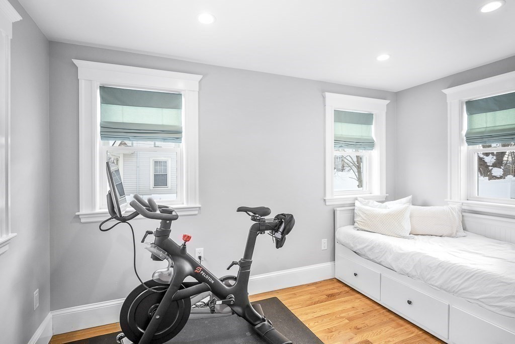 16 Alvarado Ave