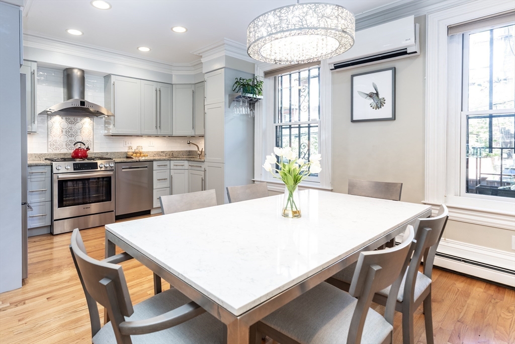 33 Concord Sq # 1