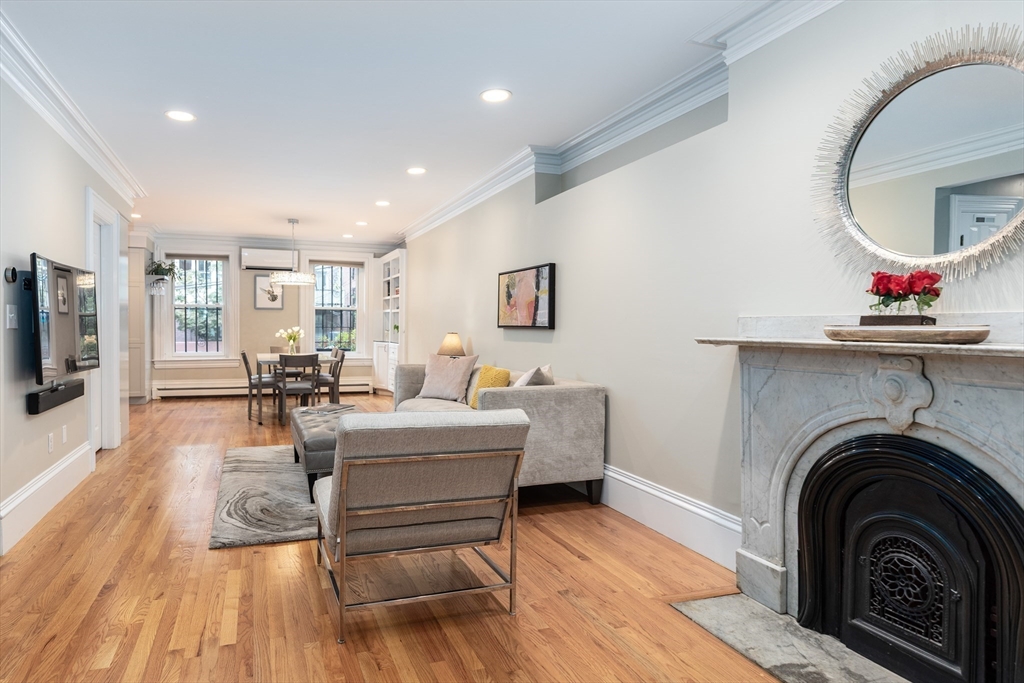33 Concord Sq # 1