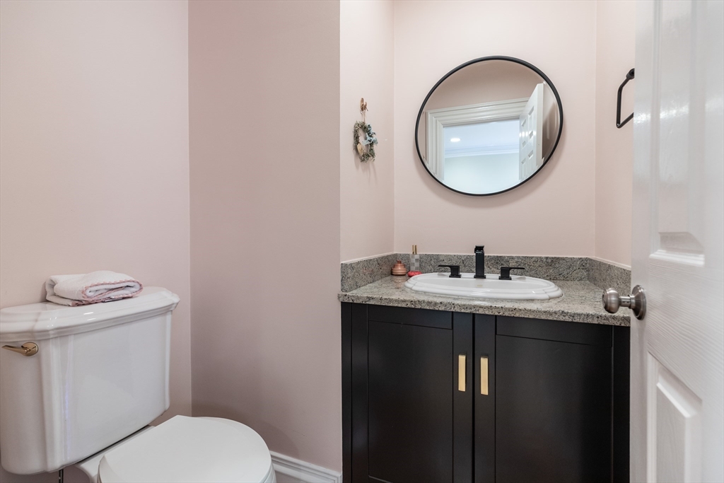 33 Concord Sq # 1