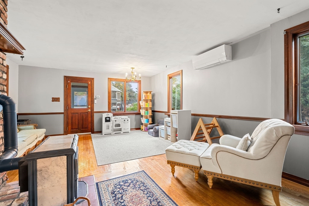 9 Adams Ave