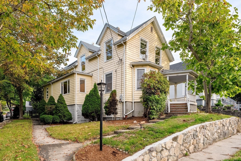 9 Adams Ave