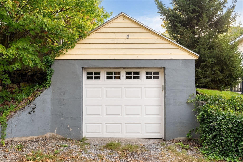 9 Adams Ave
