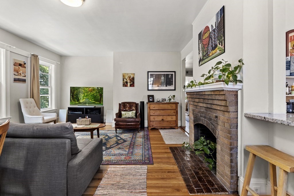 221 Franklin St # 2
