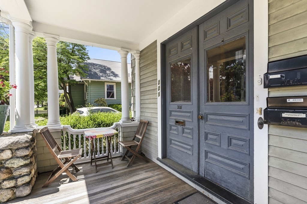 221 Franklin St # 2