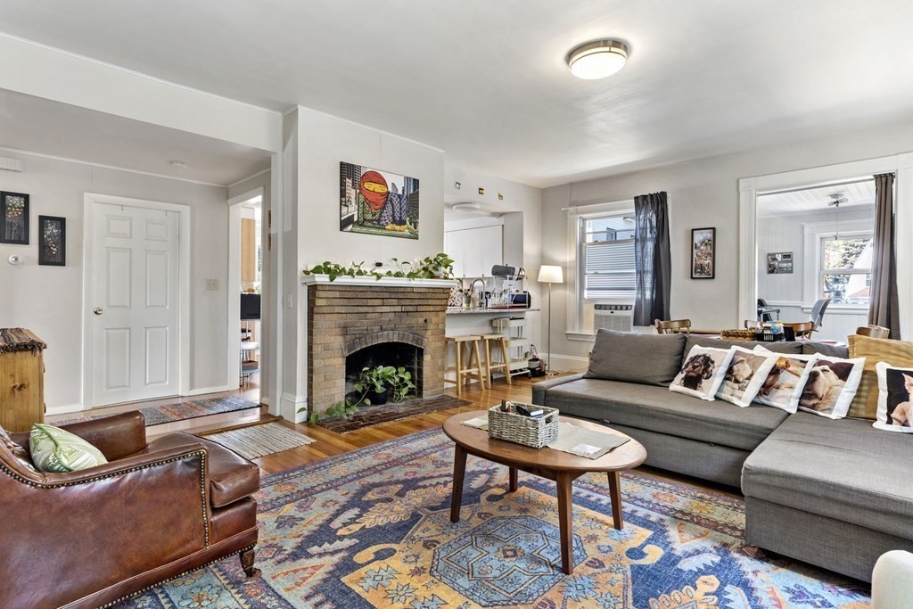 221 Franklin St # 2