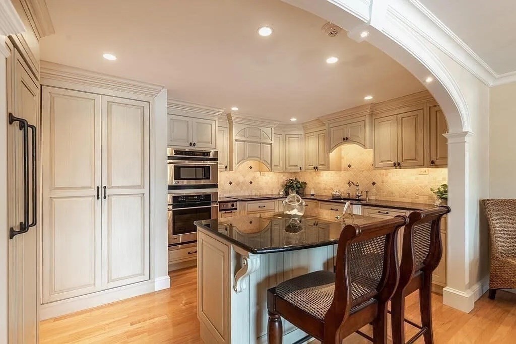 235 Winthrop Street # 3302