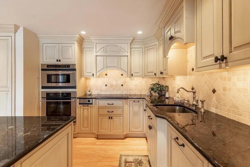 235 Winthrop Street # 3302