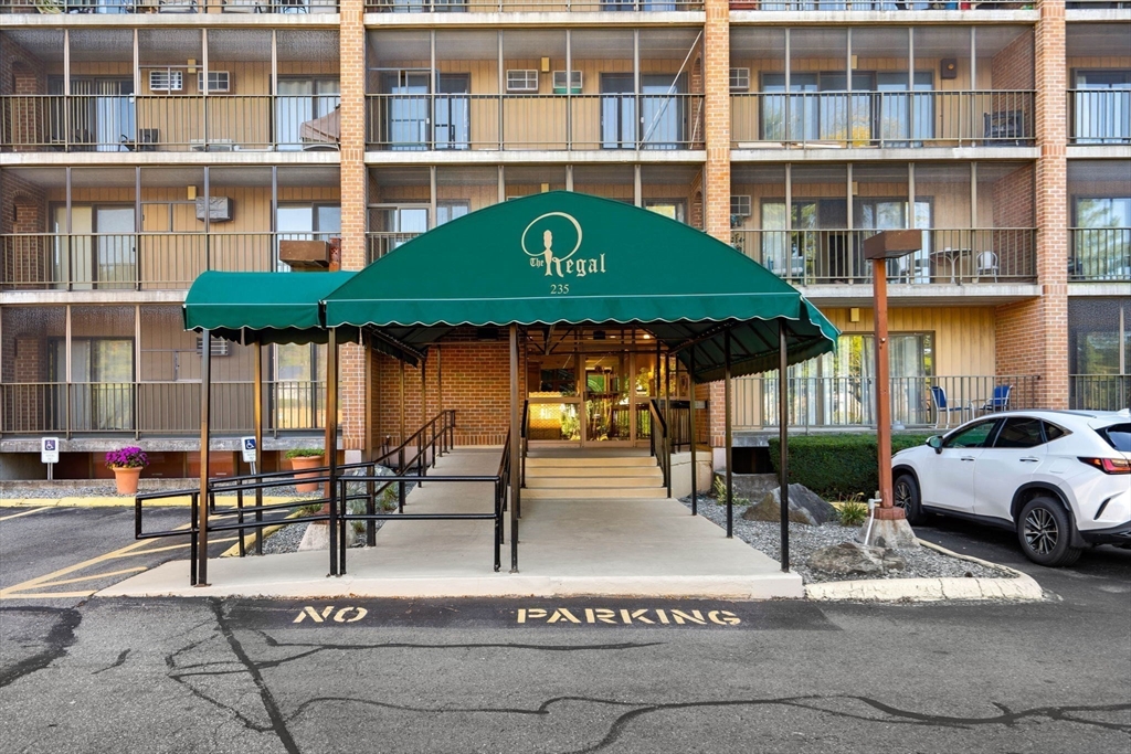 235 Winthrop Street # 3302