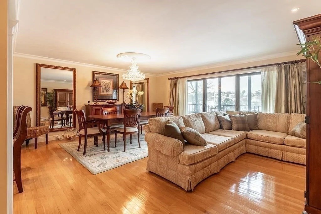 235 Winthrop Street # 3302
