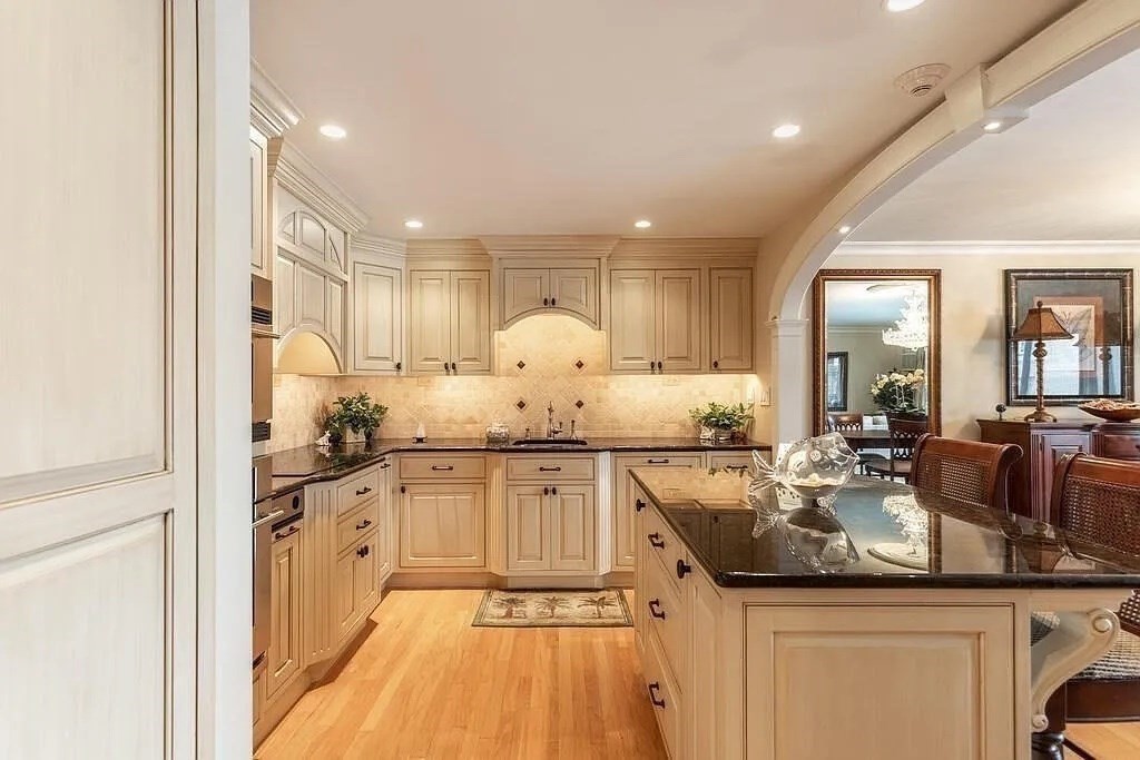 235 Winthrop Street # 3302