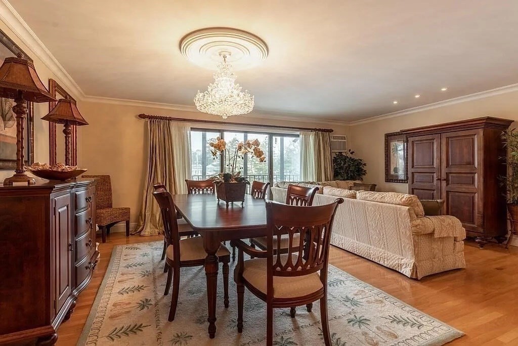 235 Winthrop Street # 3302