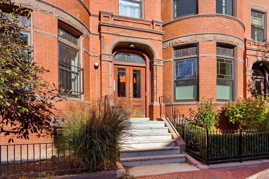 133 Saint Botolph Street # 7