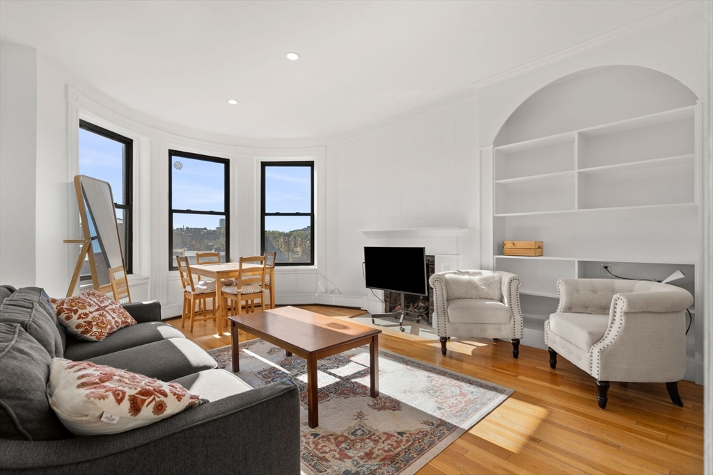 133 Saint Botolph Street # 7