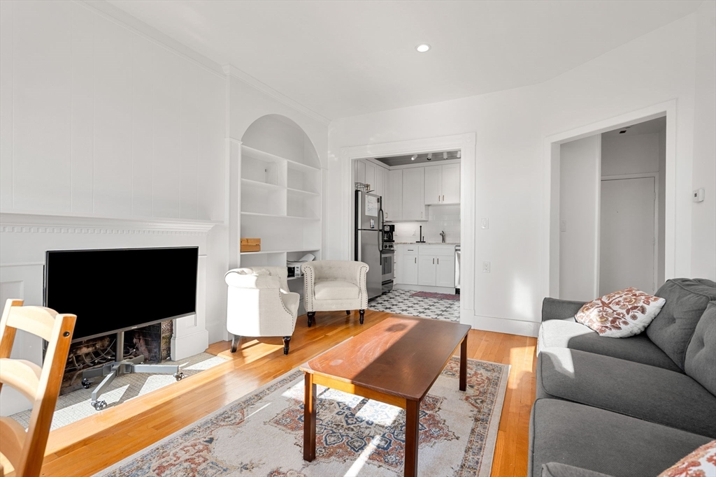 133 Saint Botolph Street # 7