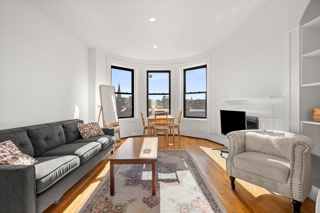 133 Saint Botolph Street # 7