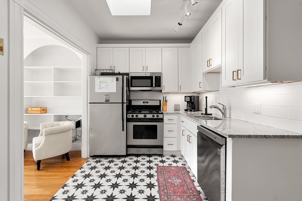 133 Saint Botolph Street # 7