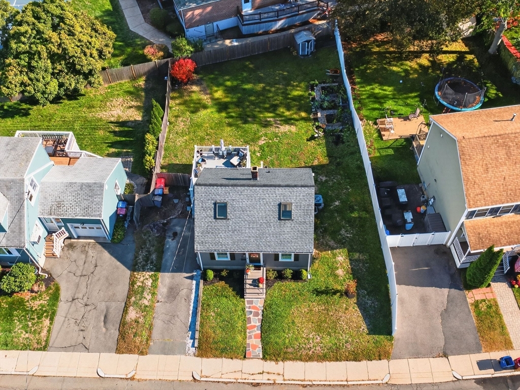 303 Pleasant St