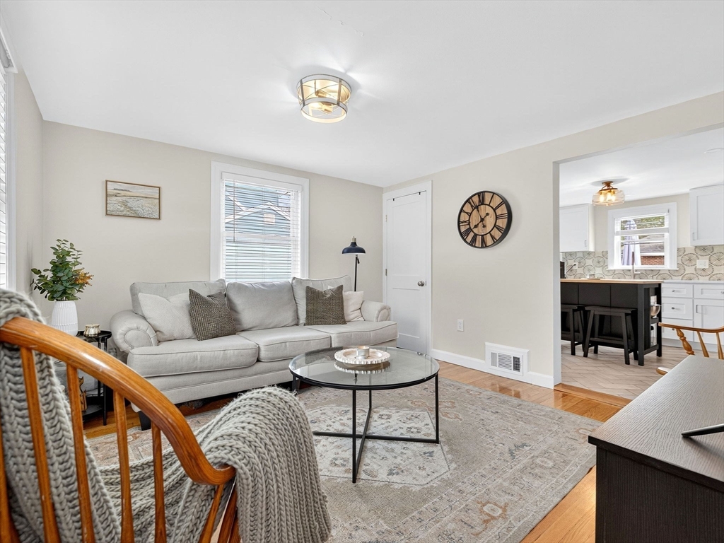 303 Pleasant St