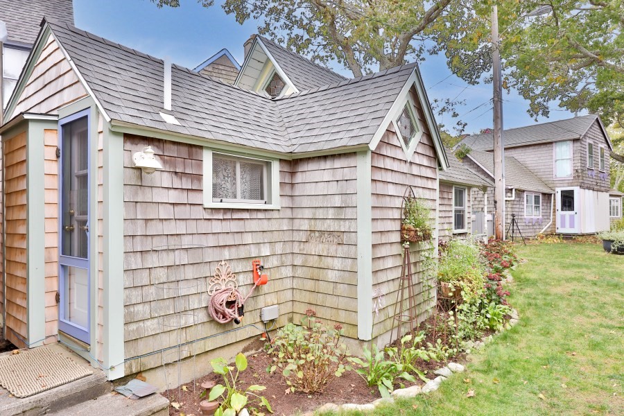 2 Lincoln Ave
