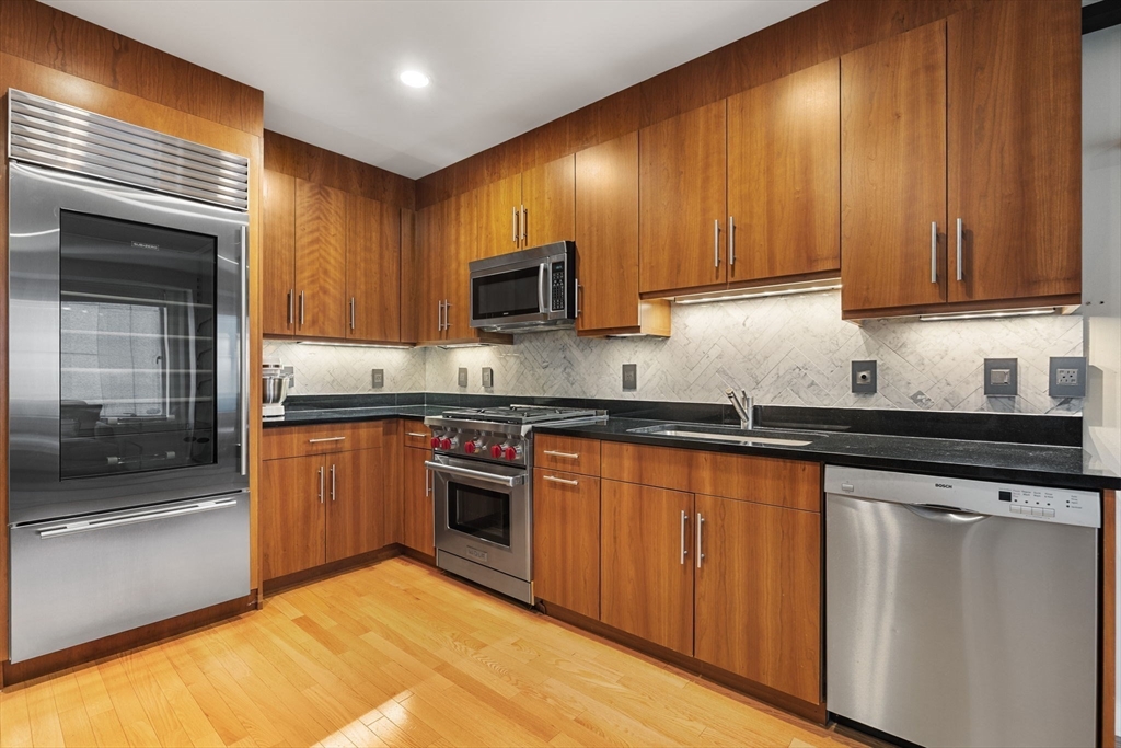 80 Broad St # 805