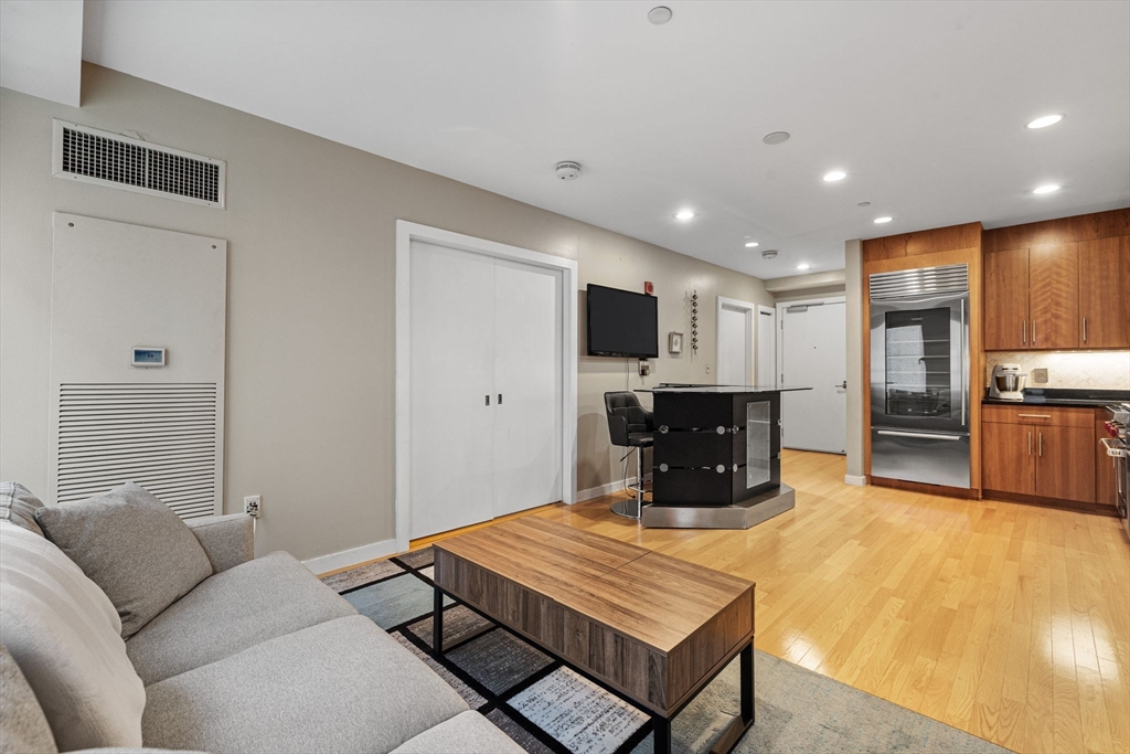 80 Broad St # 805