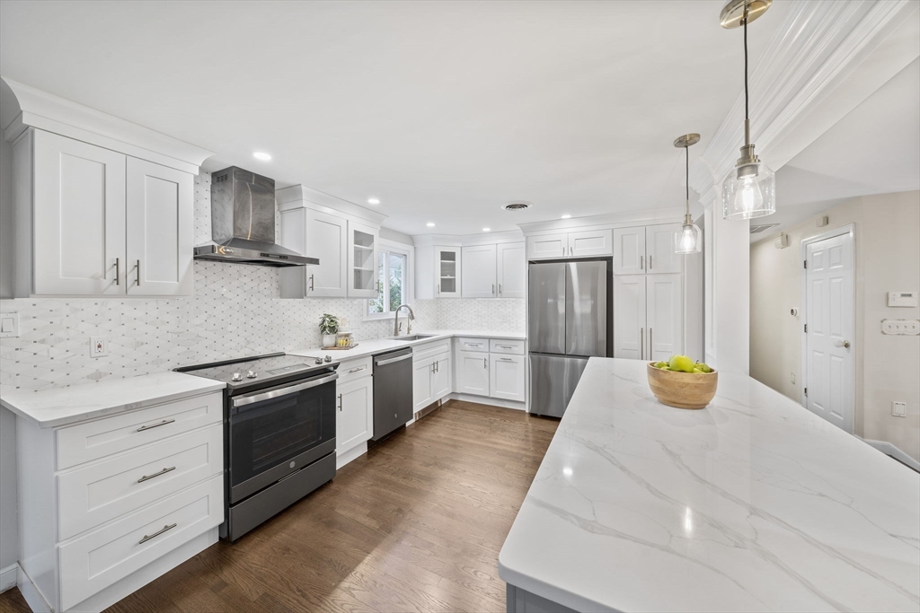 3 Burke Dr