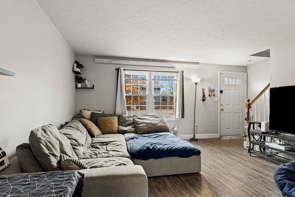 23 Magnolia St # 2